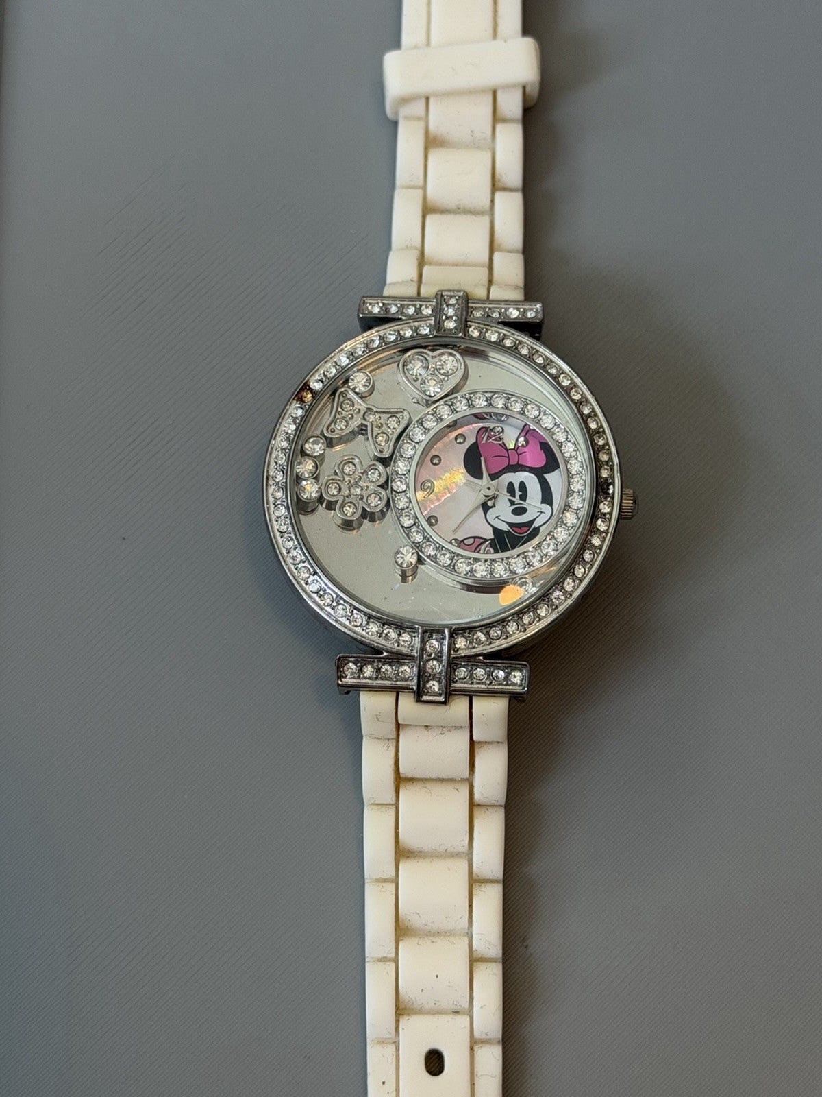 Vintage Disney Minnie Mouse White Rubber Quartz Analog Watch Not Running