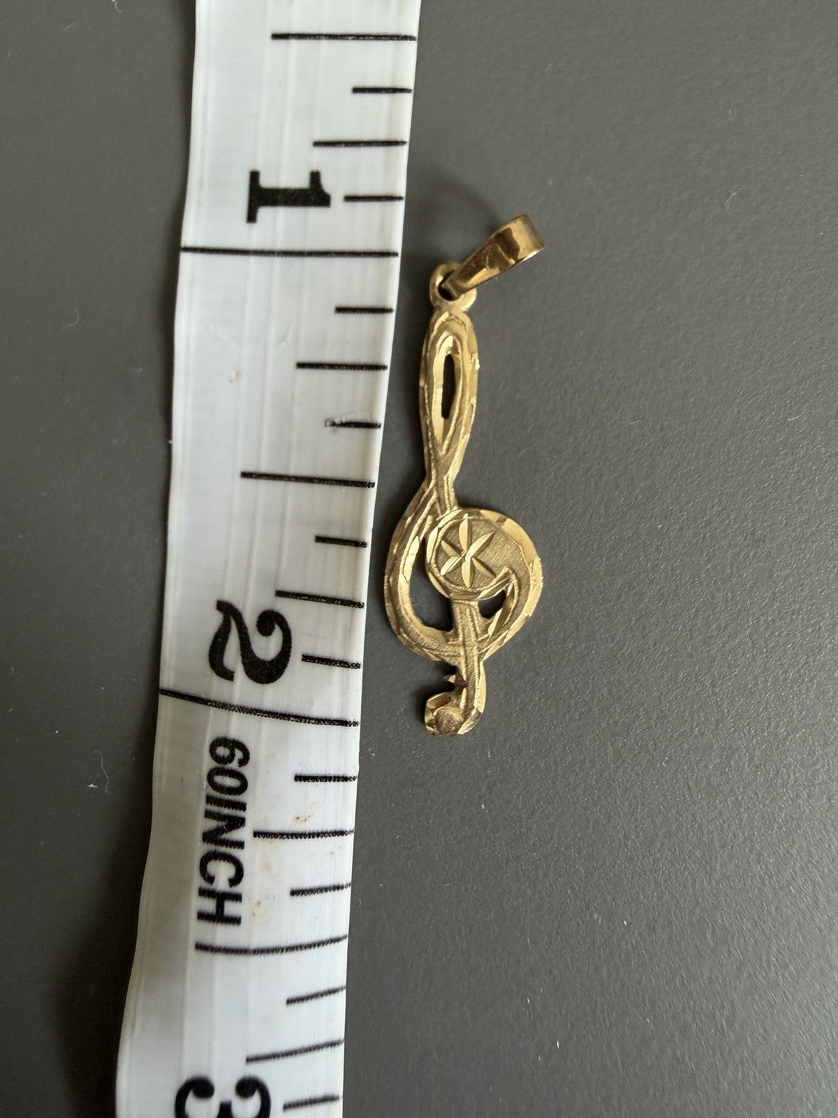 14K Yellow Gold Vintage Treble Clef Music Note Pendant Charm .5g