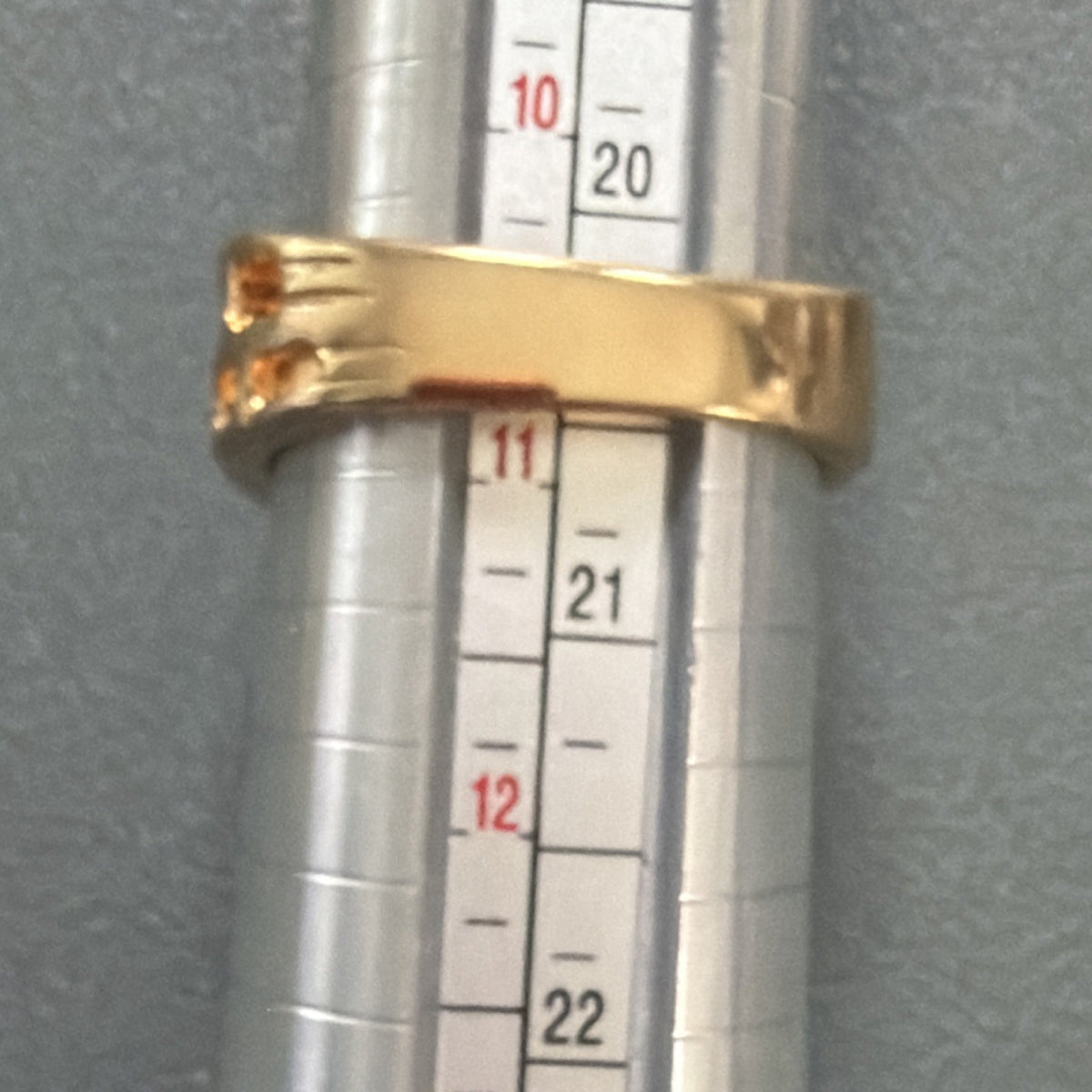 14K GE Yellow Gold Band Ring with Round clear glass Prong Setting, Size 10.5-11