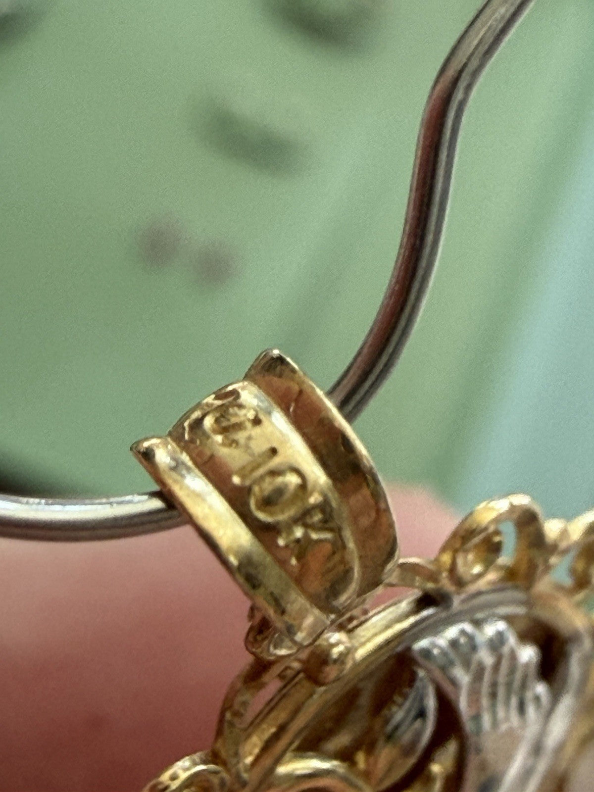 Vintage 10K Yellow Gold Butterfly Pendant Necklace Ornate Oval Filigree & Chain