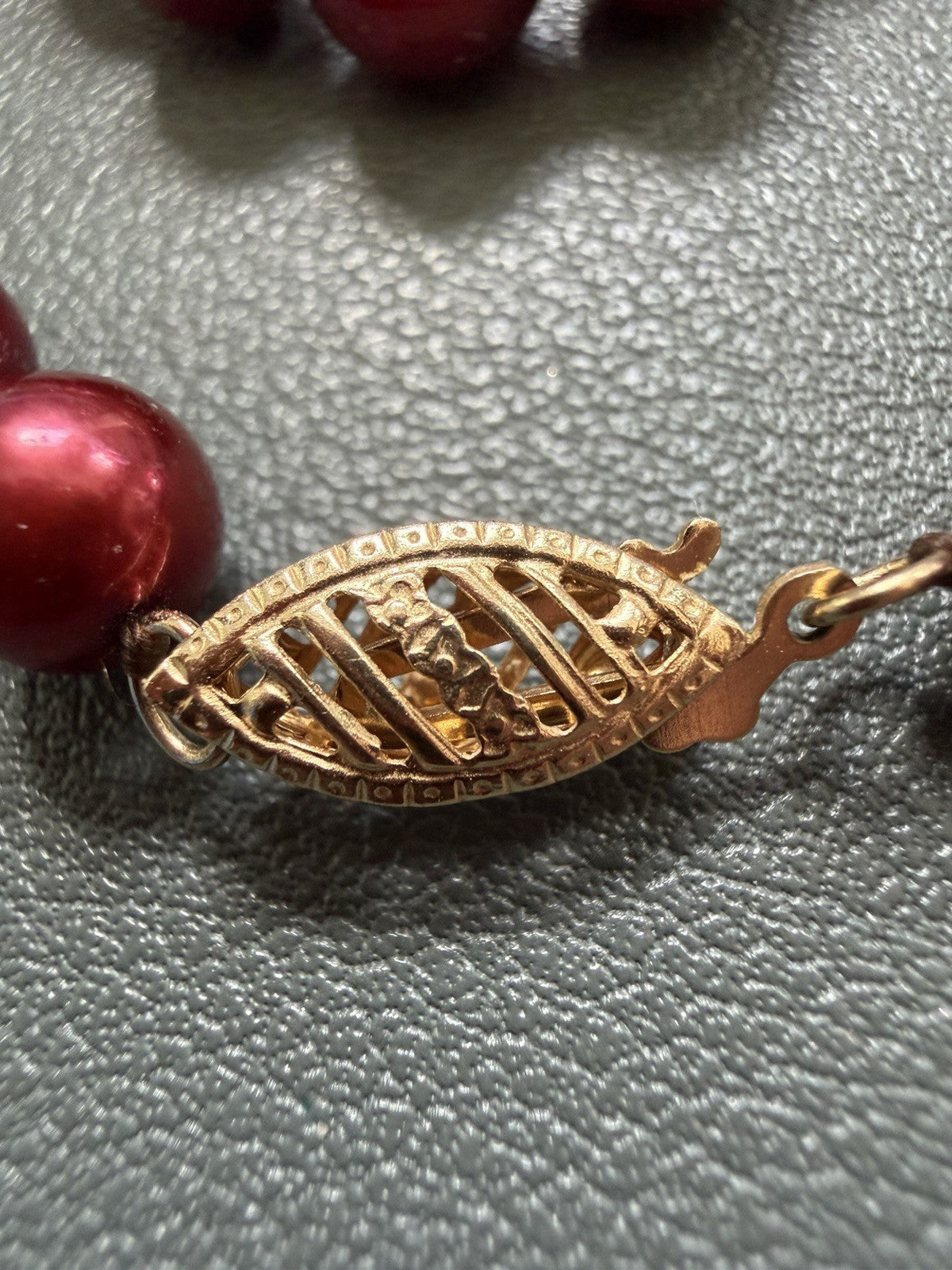 Beautiful burgundy red dyed cultured pearl 14K gold hand knotted necklace 17in