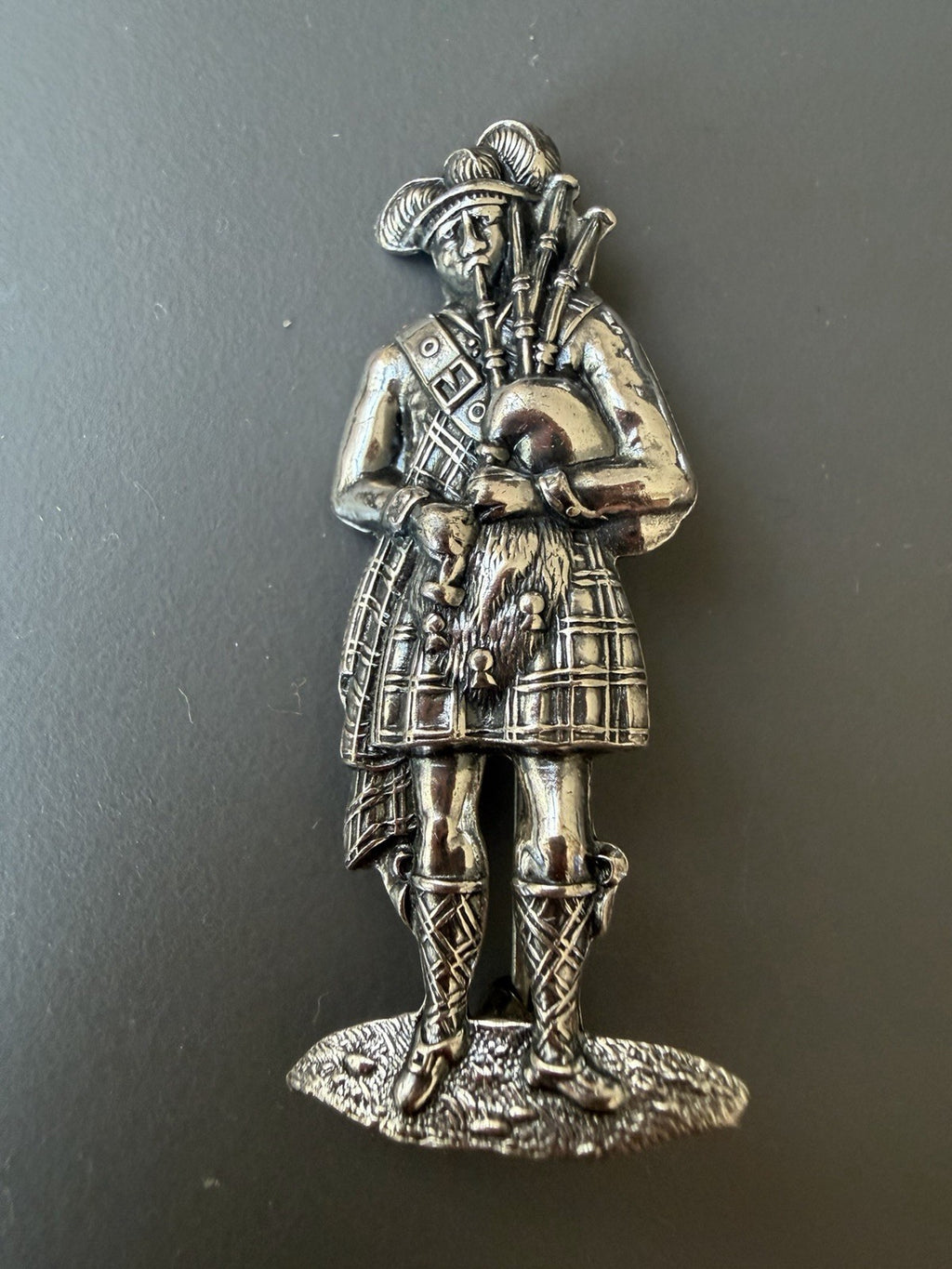 Vintage Michele Sterling Silver Highland SCOTTISH BAGPIPER Brooch Pin