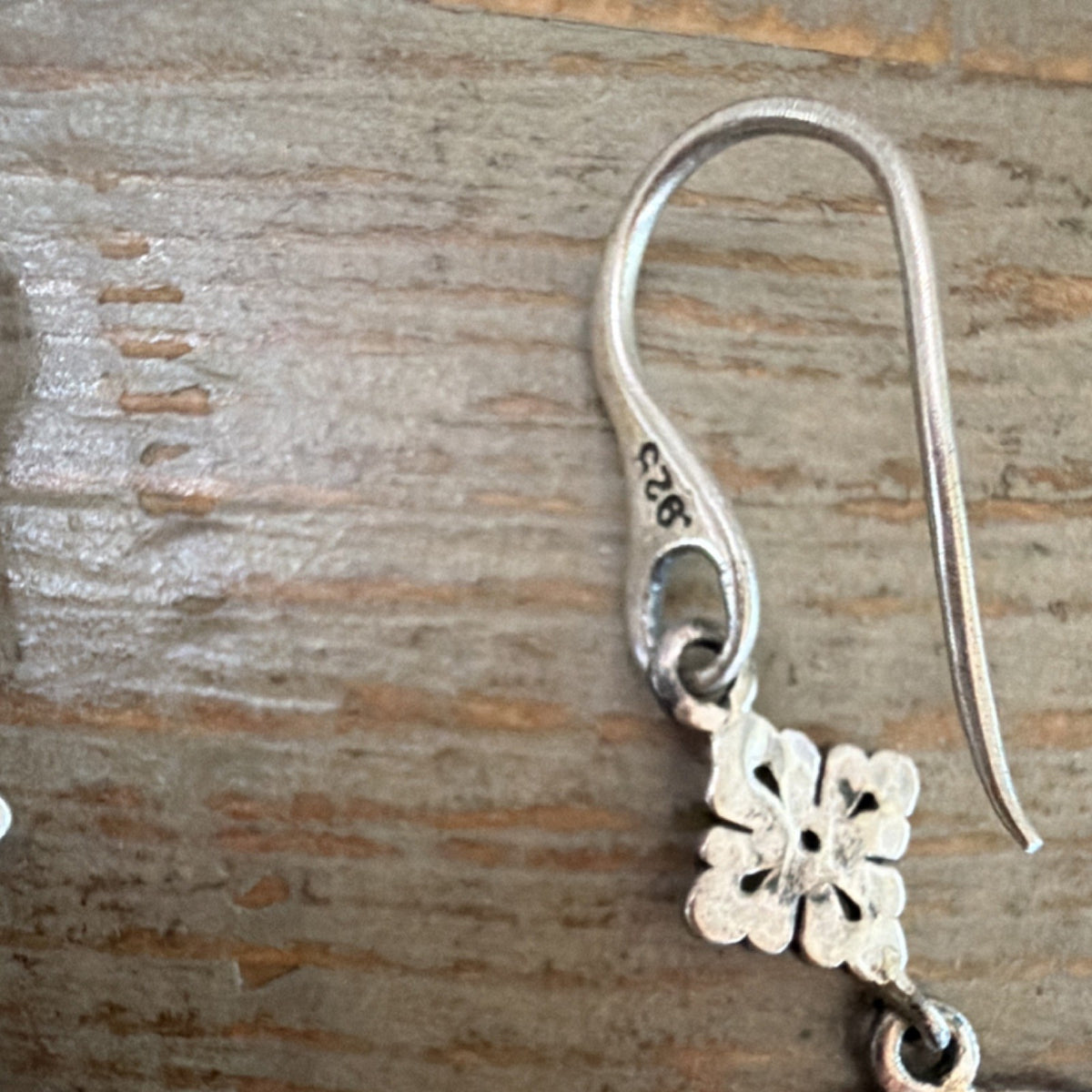 VTG Native Hammered Style SterlingSilver 925 Dangle Earrings Floral Accent 12g