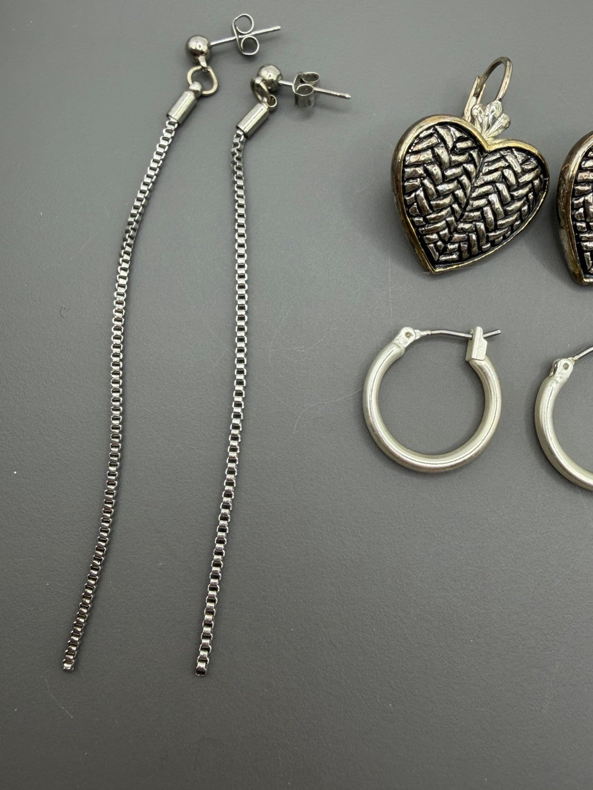 LOT OF 4 VTG SILVER TONE  EARRINGS, Two Toned Hearts, Hammered Hoops, Dangle