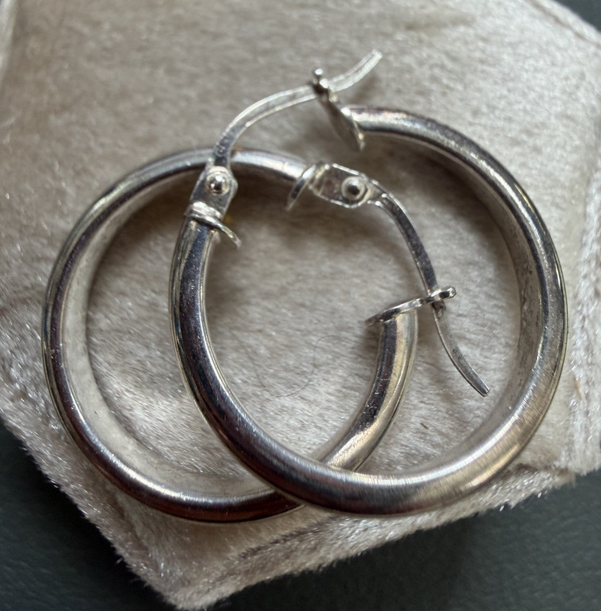 FAS 925 STERLING SILVER ELEGANT HOOP PIERCED EARRINGS