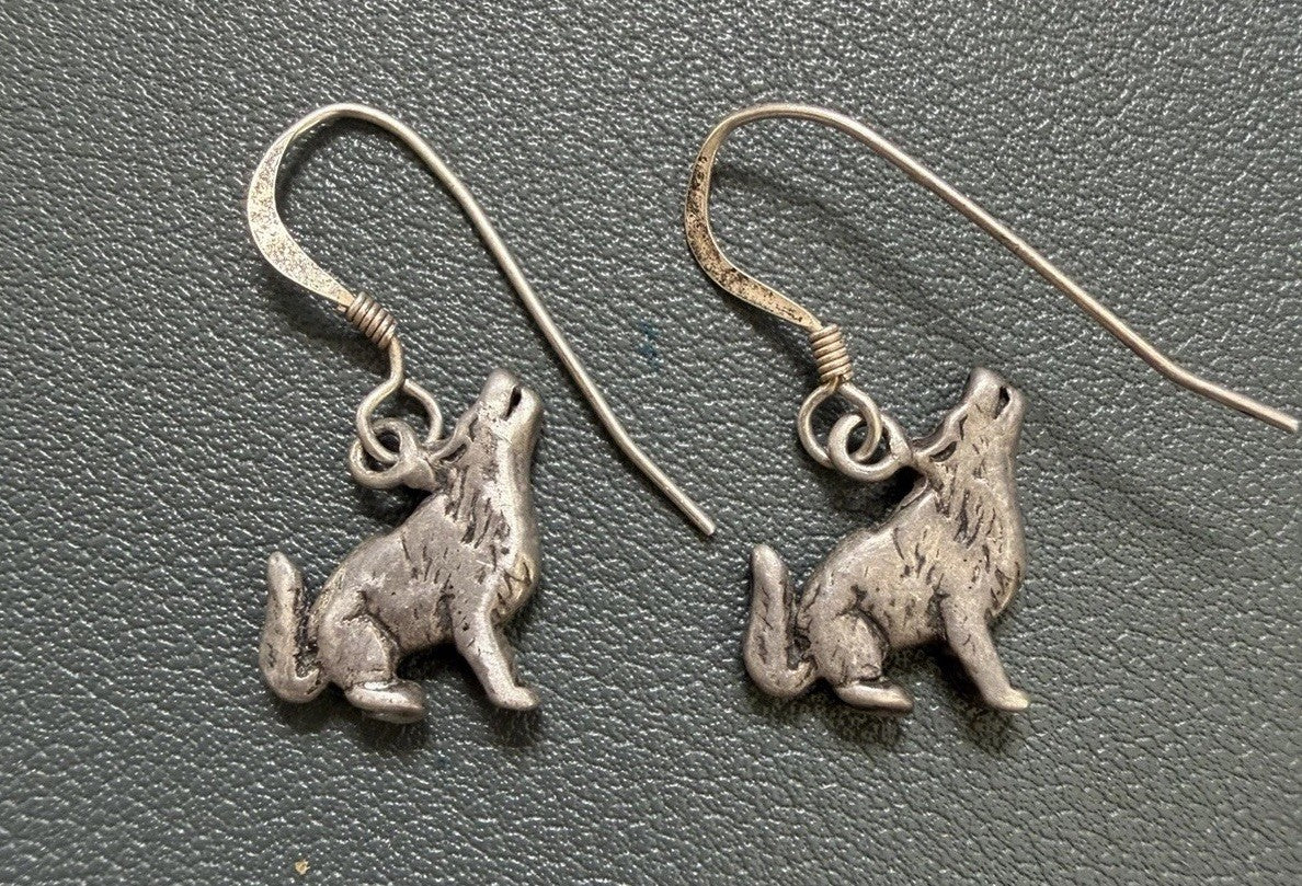 Vintage Sterling Silver 925 HowlingWolf Coyote Hook earrings native Navajo style