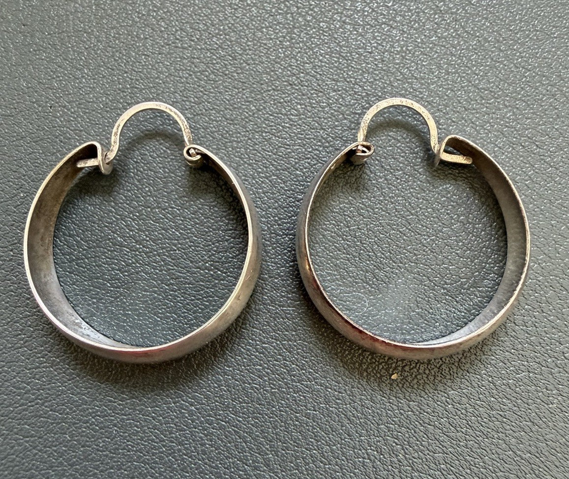 Sterling Silver Hoop Earrings 925 SA Italy Round Snap Closure