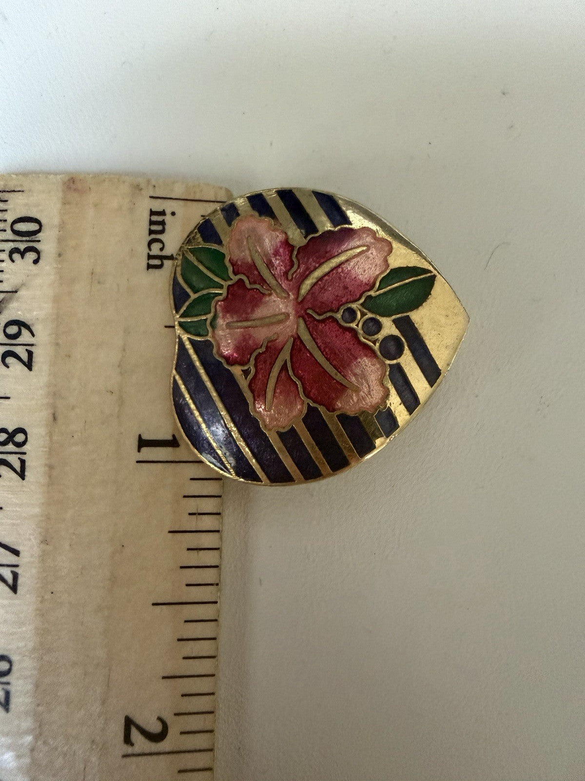 Vintage Enamel Cloisonné Heart Earrings Lilly Flower Decor 1" x 1" Gold Tone