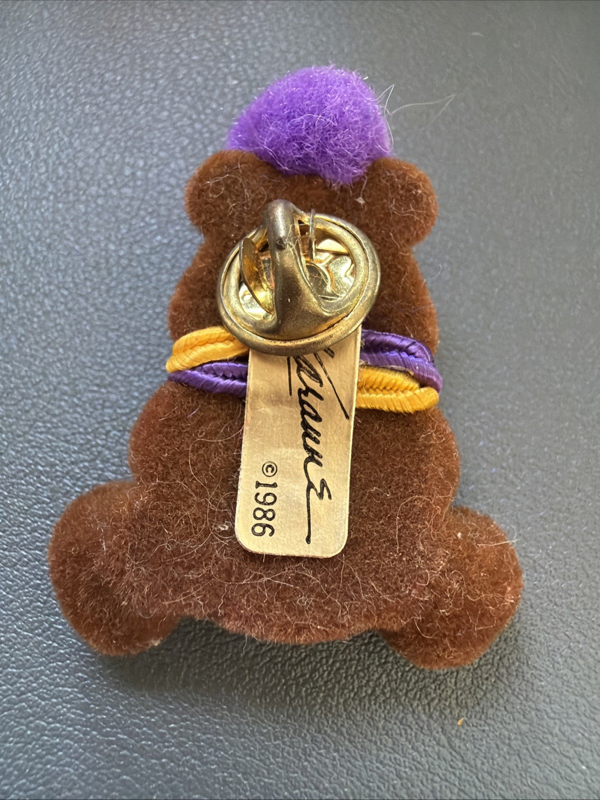 Vintage 1986 Minnesota Vikings Fuzzy Bear Hat Lapel Pin 2" Karanne World Trend