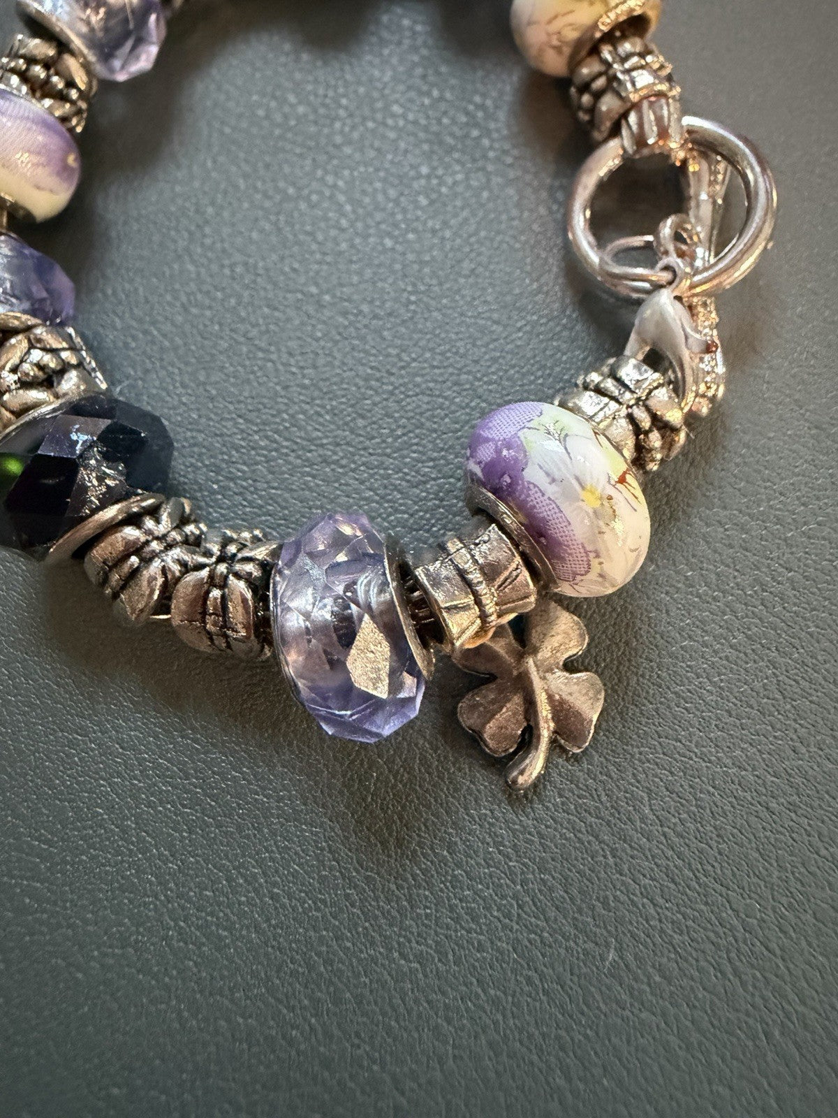 Beaded Charm cat, music, clover Bracelet Purple White Glass Beads Toggle Closure