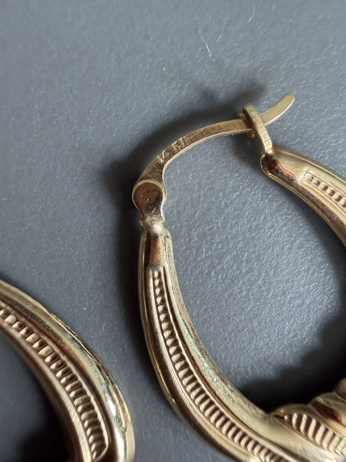 Vintage 14K Yellow Gold Twisted Rope Hoop Earrings Textured 1.5g