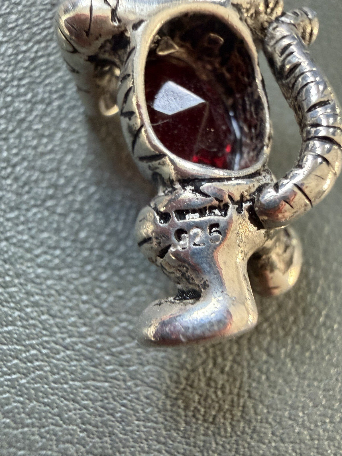 Vintage Disney Tigger Sterling Silver Garnet Belly Pendant Necklace 24”