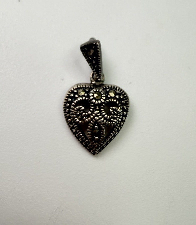 VTG Petite Sterling 925 Marcasite heart flower pendant