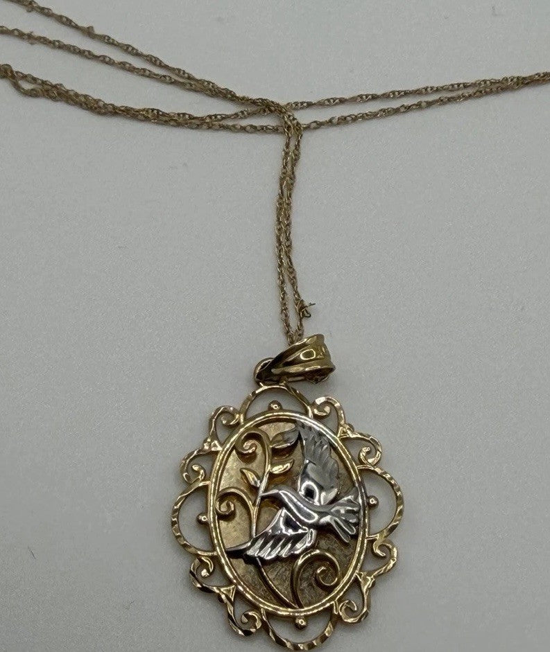 Vintage 10K Yellow Gold Butterfly Pendant Necklace Ornate Oval Filigree & Chain