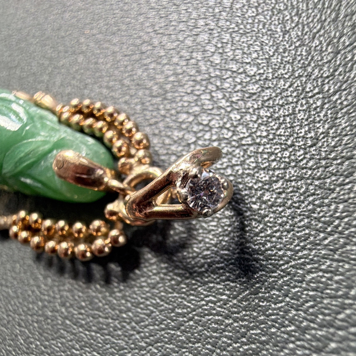 Vintage 14K Yellow Gold Carved Green Jade Teardrop Pendant with Diamond 5.6g