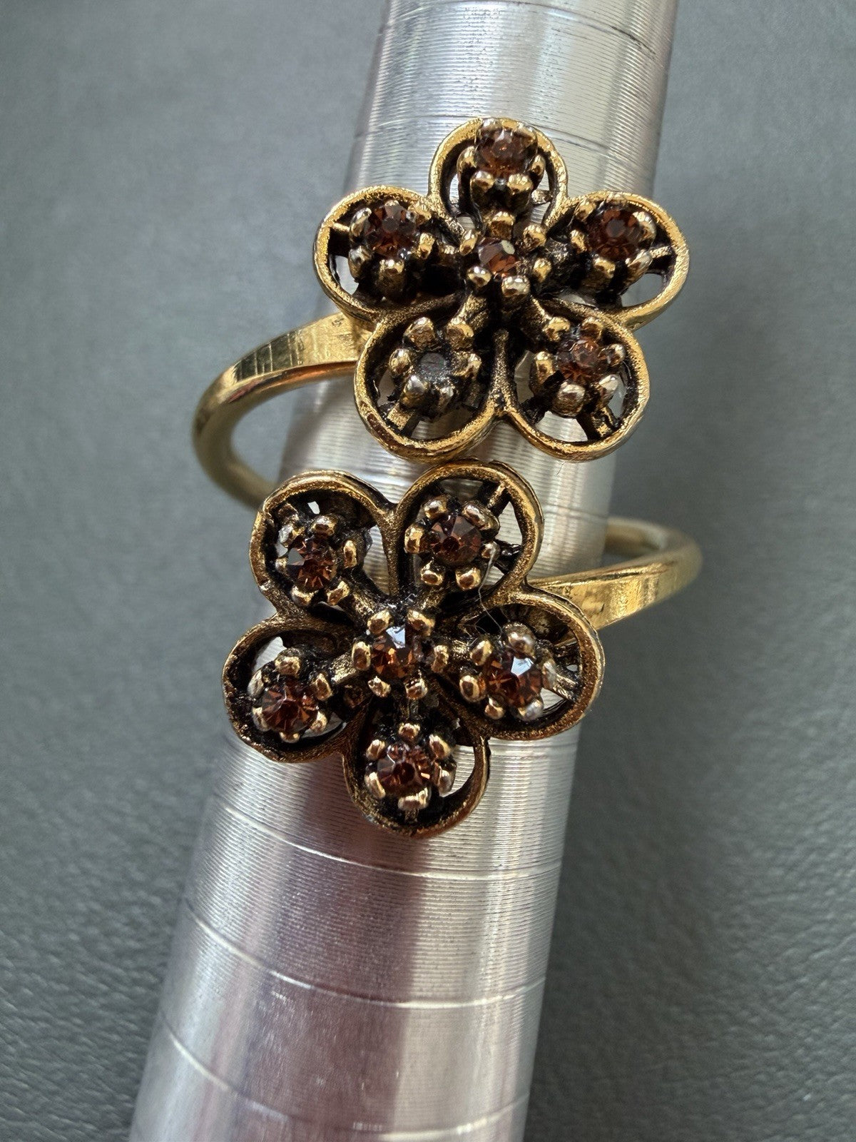 Gold Toned Flower Floral Bypass Ring With Amber Or Garnet Colored Stones Sz 8