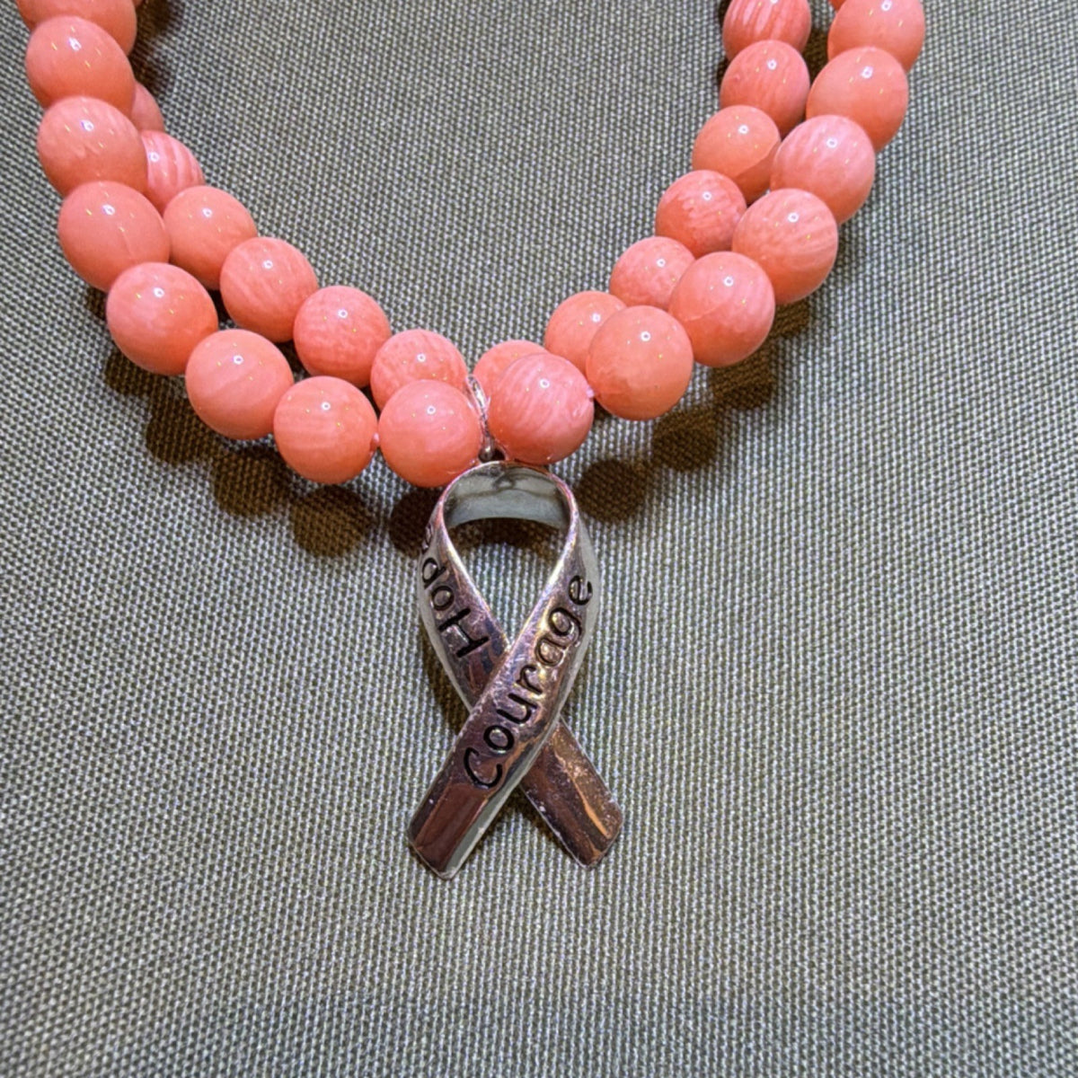 Pink Beaded Stretch Charm Bracelet Awareness Dangle ‘Courage’ Ribbon 6 1/4"