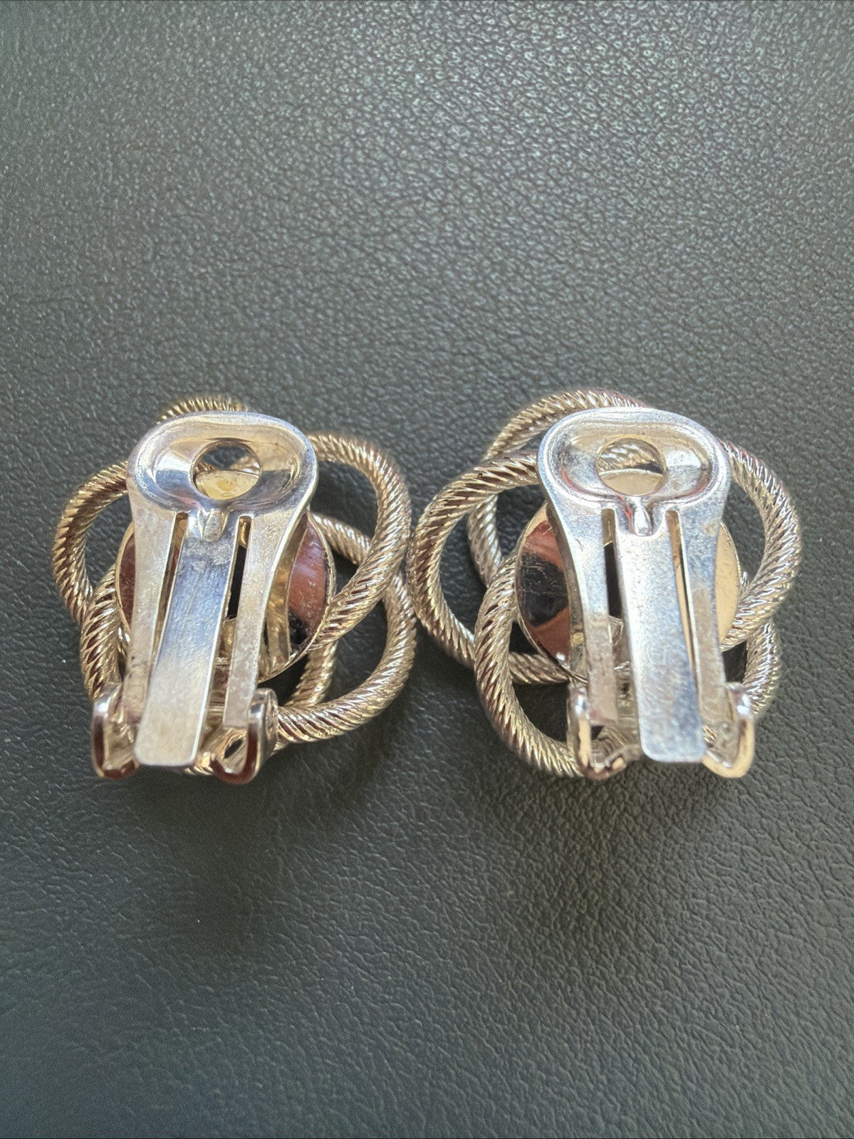 Vilntage Silver Tone Twisted Rope Wire Circle Swirls Clip On Earrings