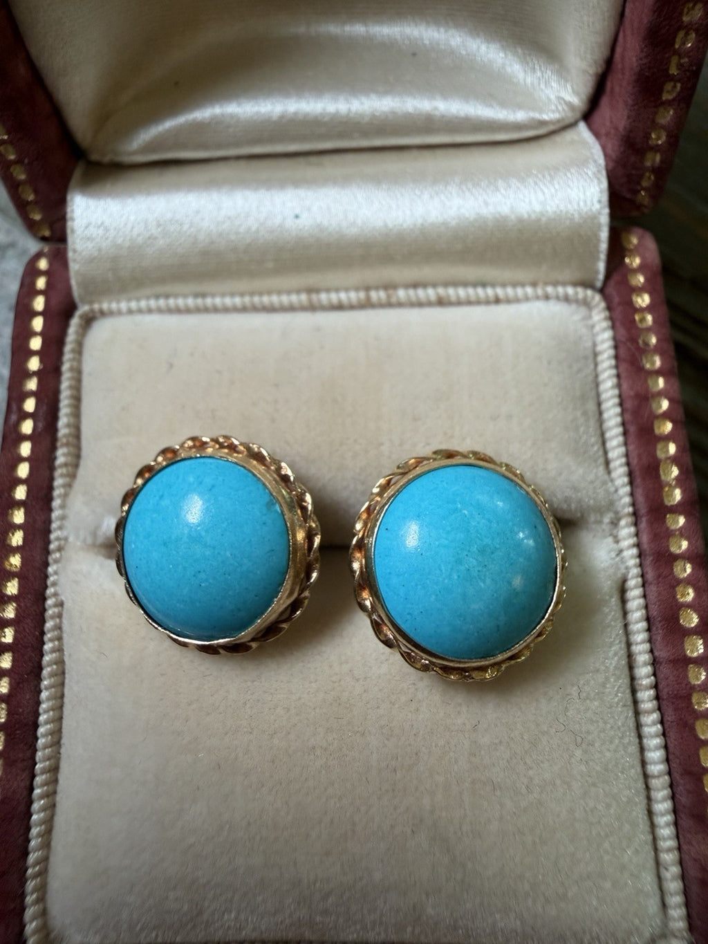 Vintage 14K Yellow Gold  Round Cabochon Sleeping Beauty Turquoise Earrings