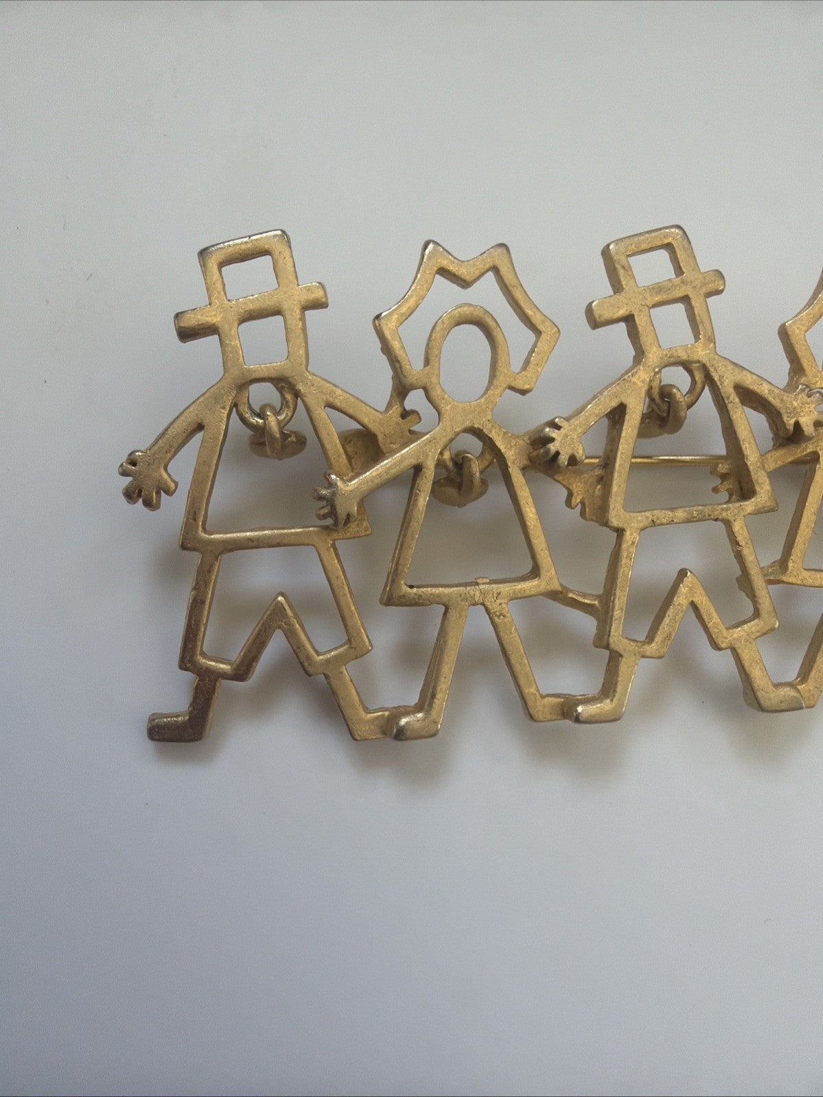 Vintage AJC Friendship People Holding Hands w/ Heart Dangles Pin Brooch GoldTone