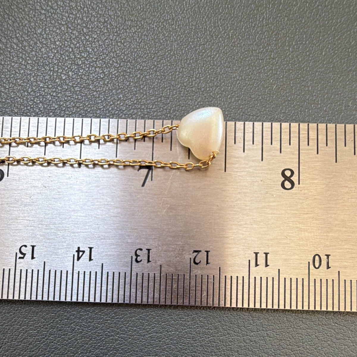 Avon Signed Gold Tone Cable Chain Necklace Heart Red Stone Bezel Pendant 15in