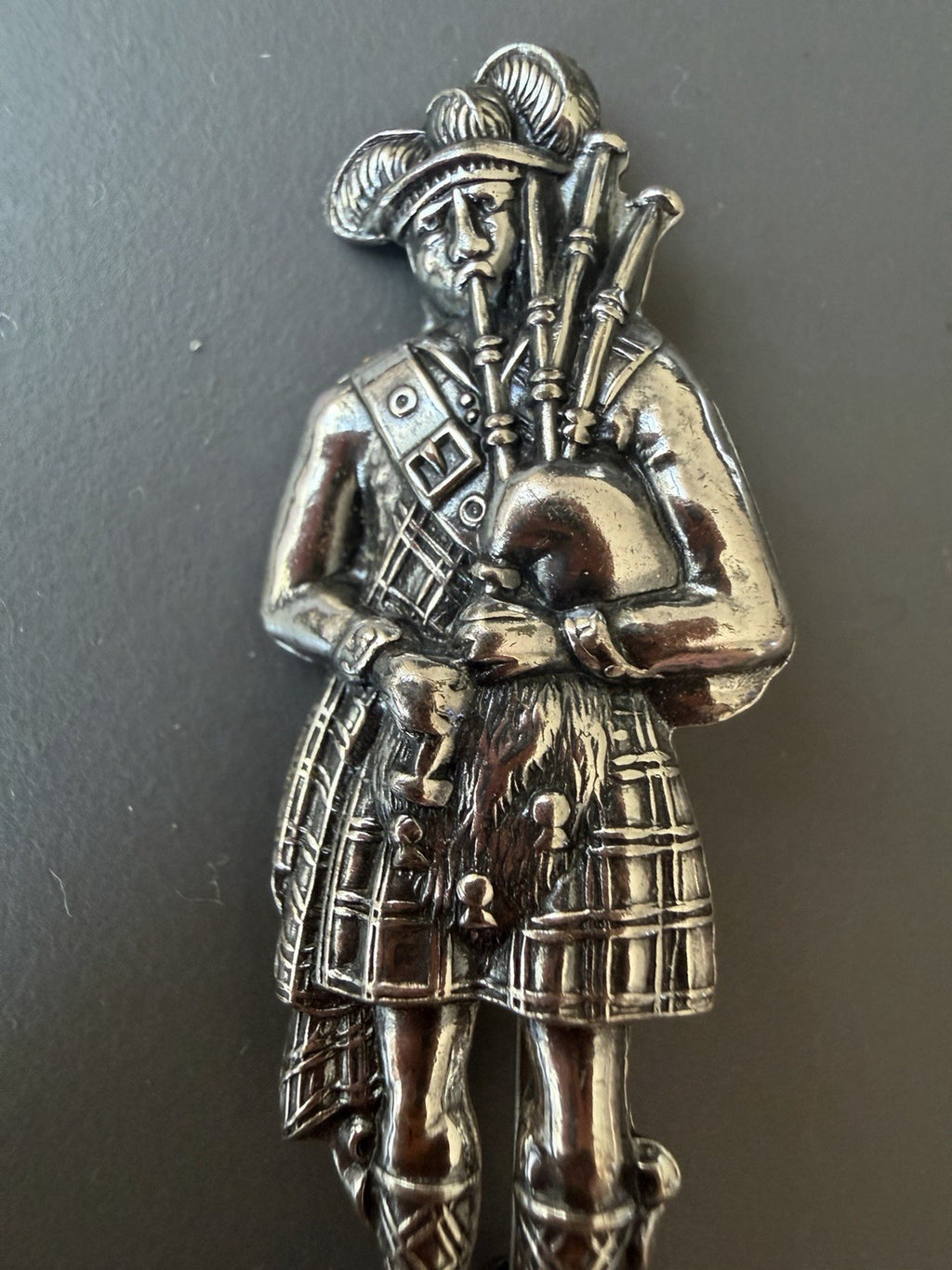 Vintage Michele Sterling Silver Highland SCOTTISH BAGPIPER Brooch Pin