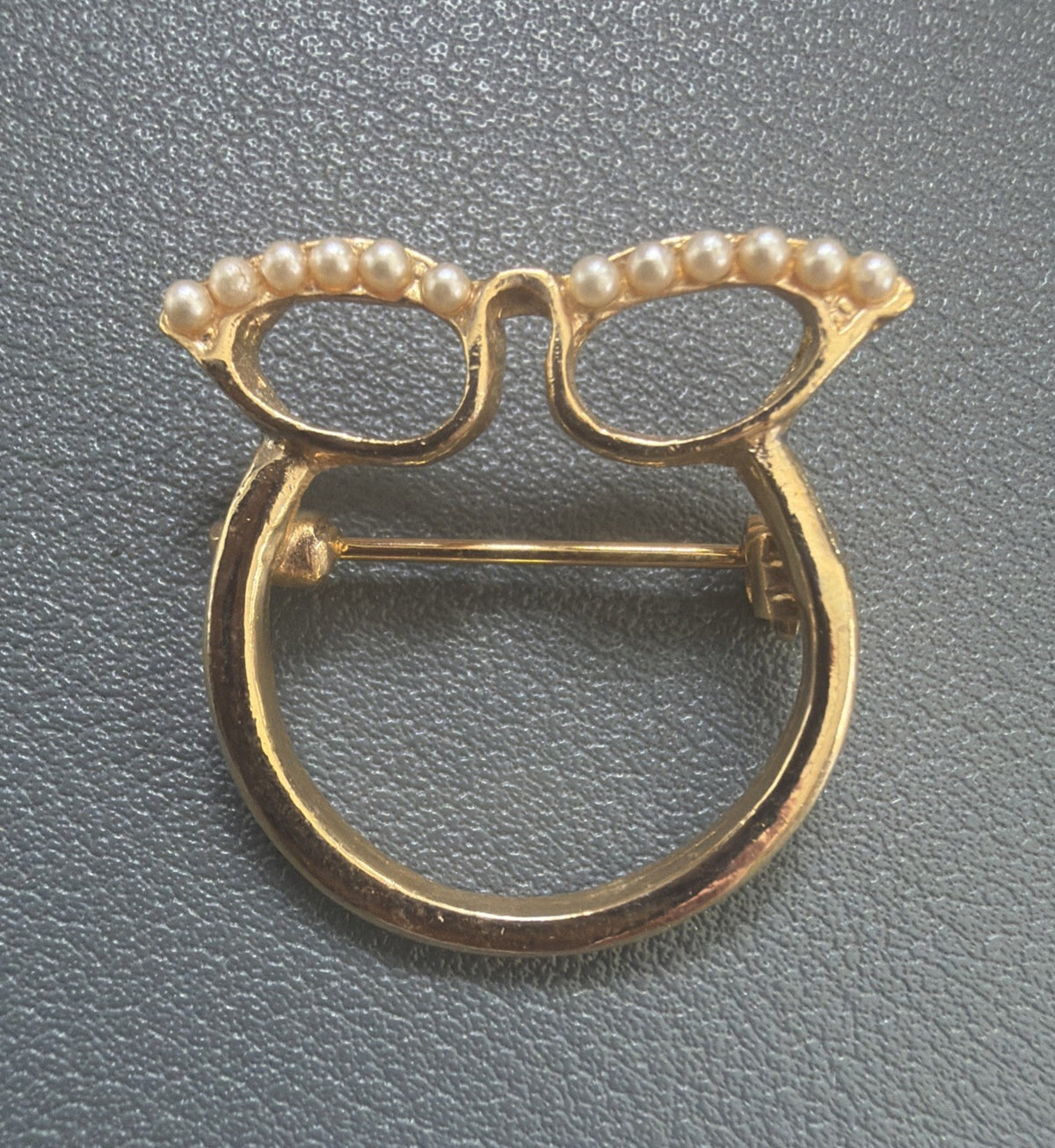 Vintage Novelty Petite Gold Tone Eyeglass Brooch Pin Faux Pearl Glasses