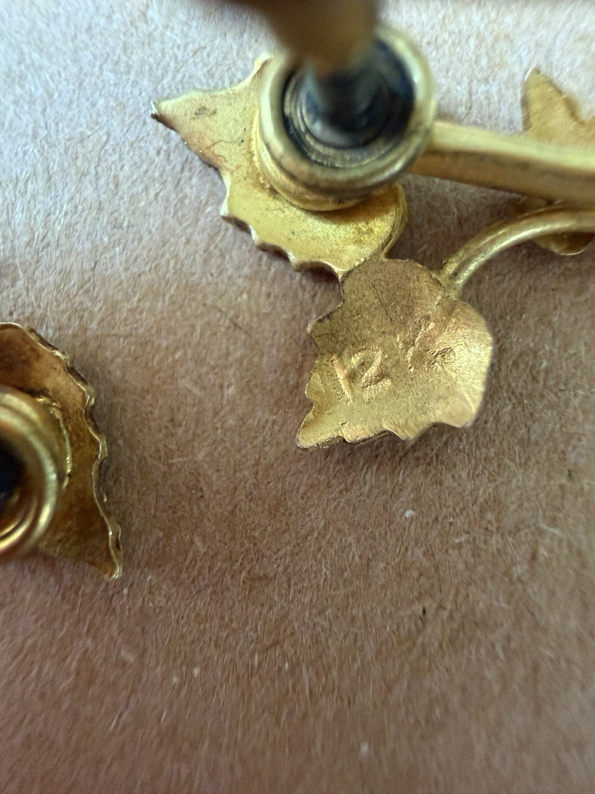 Vintage Black Hills Gold 12k & 12KGF Three Leaf Screw Back Earrings