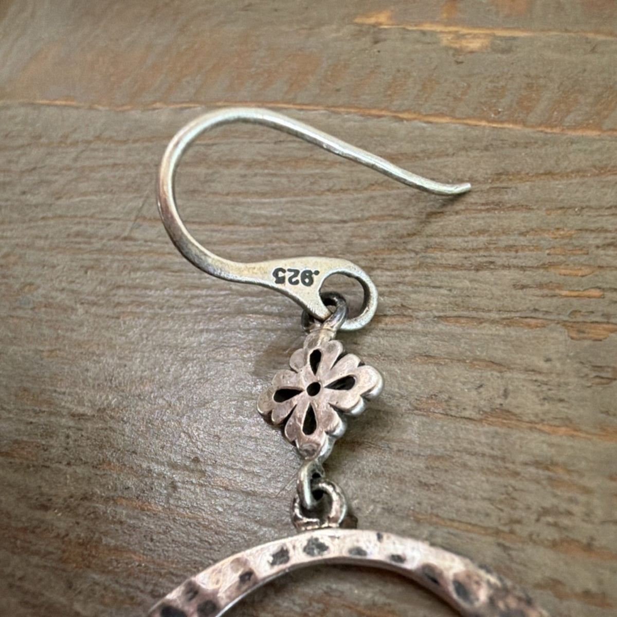 VTG Native Hammered Style SterlingSilver 925 Dangle Earrings Floral Accent 12g