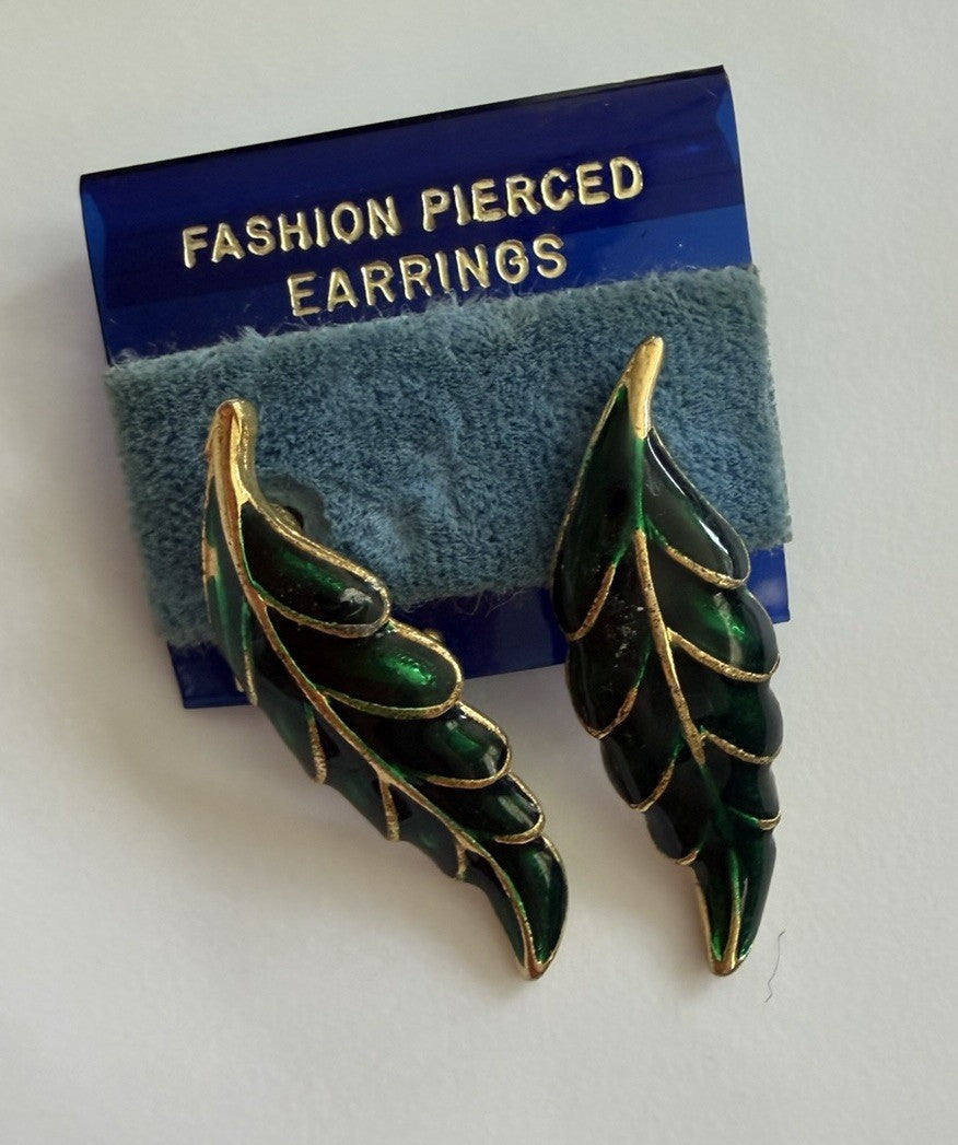 Vintage Wings Green Enamel Gold Tone Pierced Leaf Leaves Earrings