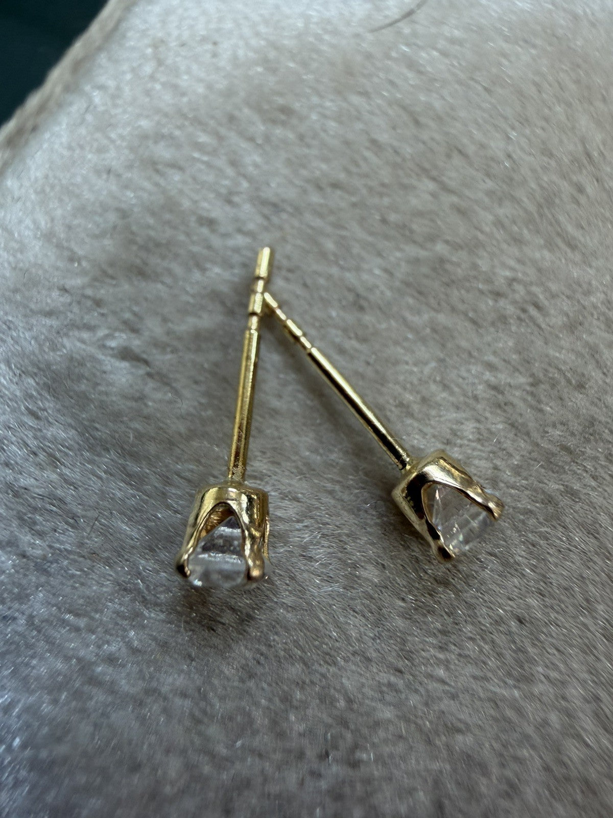 14K Yellow Gold Marked 585 Round 3mm Cz Stud Earrings