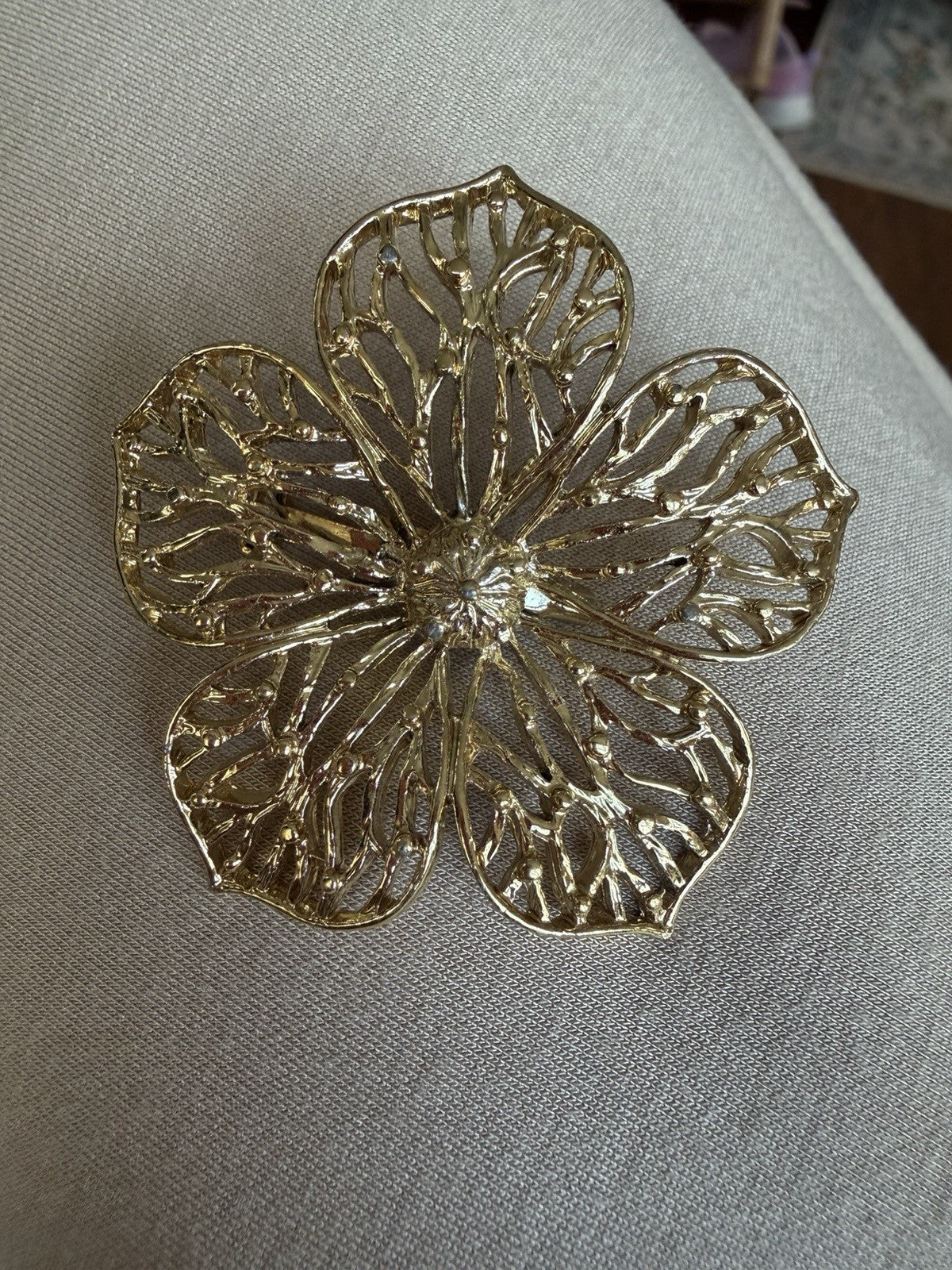 Brooch-Vintage GERRY'S Flower Brooch/Pin Gold Tone Open Cut