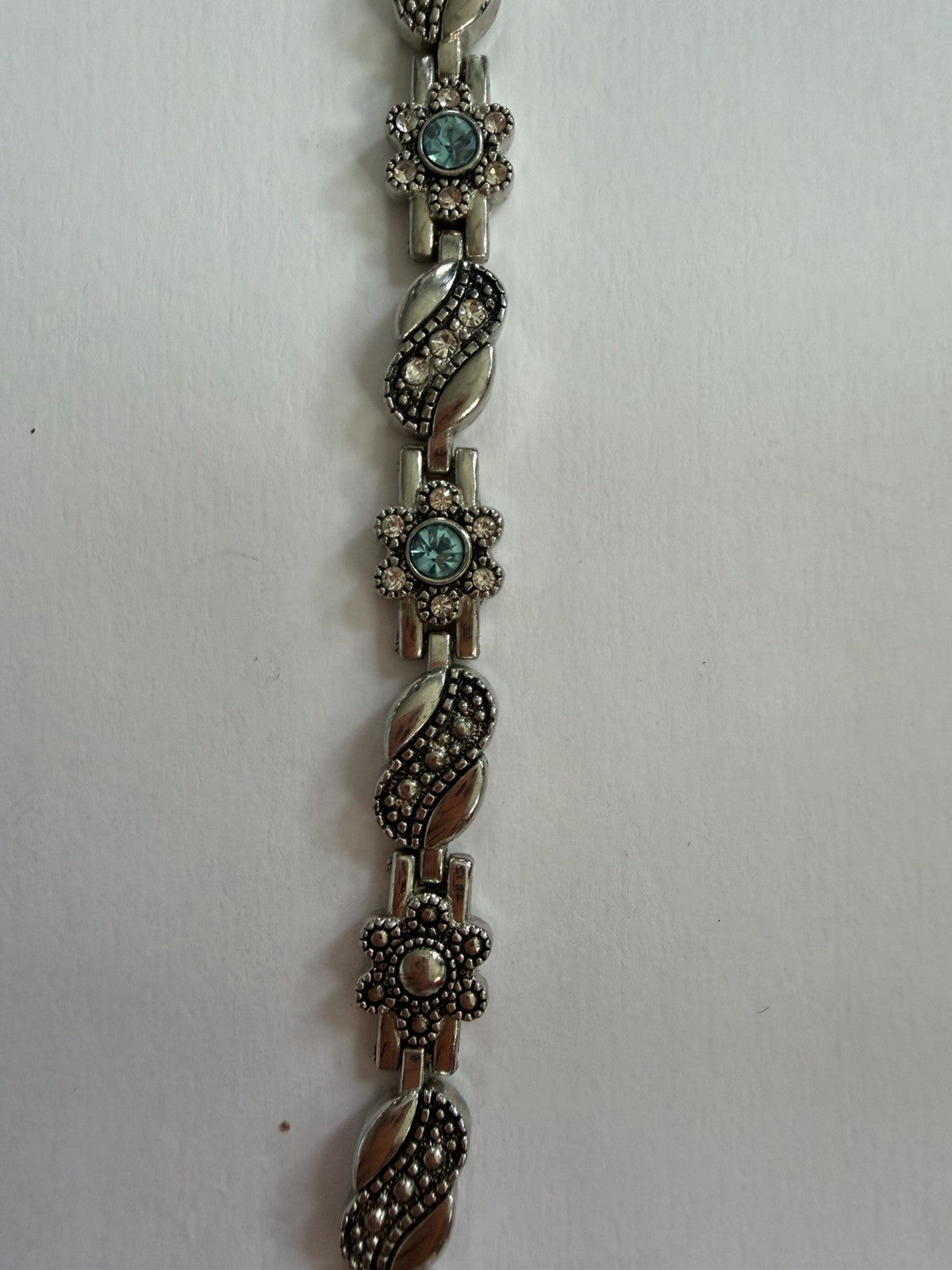Silver-Tone Metal Chain Bracelet with Blue Flower Accents Floral Theme
