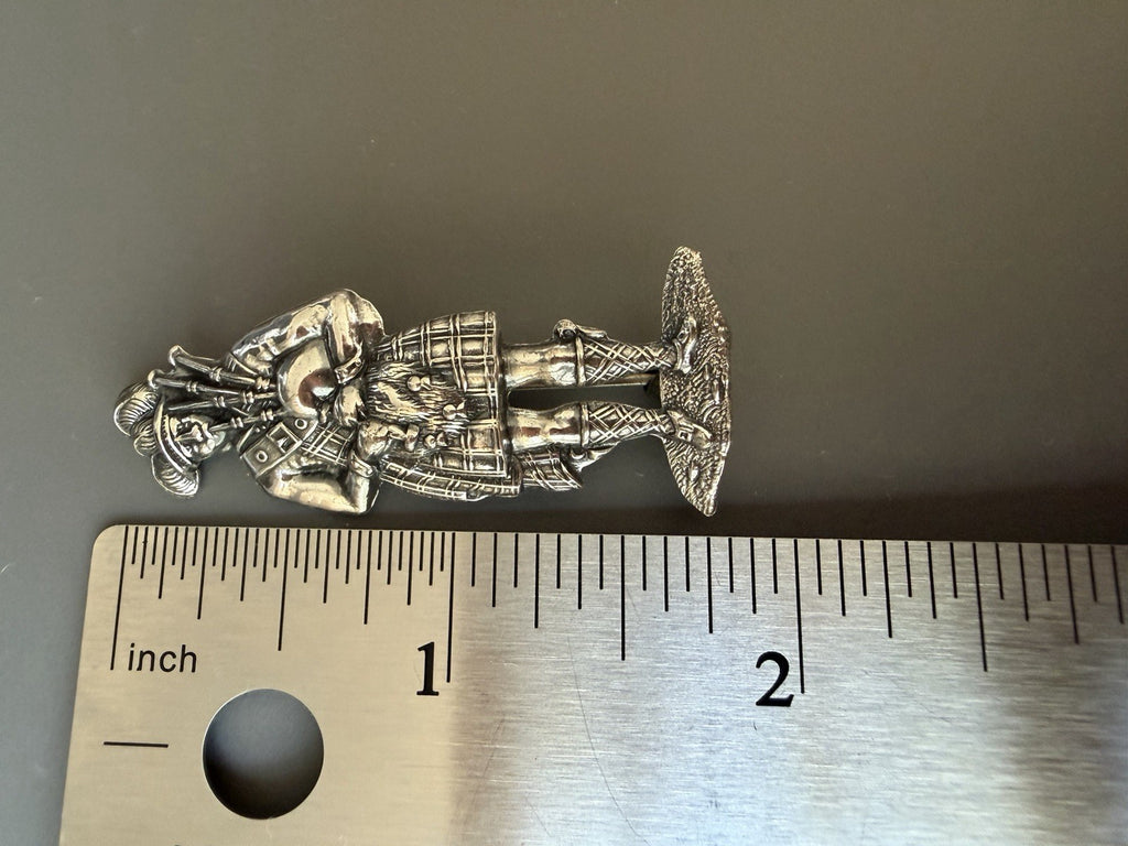 Vintage Michele Sterling Silver Highland SCOTTISH BAGPIPER Brooch Pin