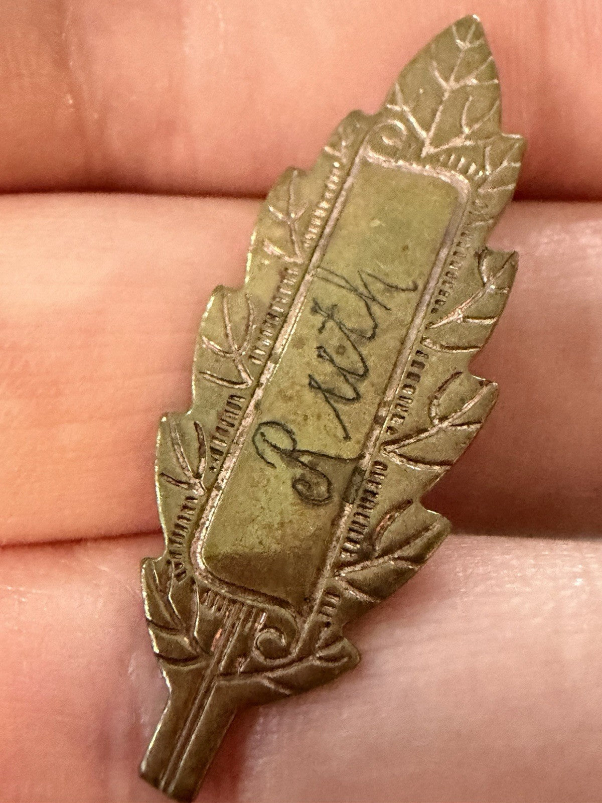 Vintage Antique (?) Ladies Lapel Pin Brooch Engraved Ruth Gold/copper Toned