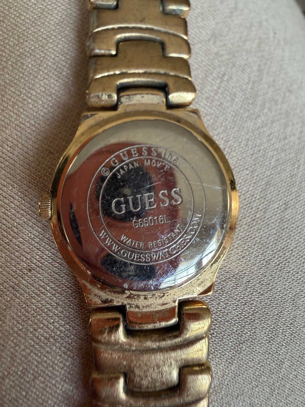 Vintage Classic Guess Gold-Tone Stainless Steel Bracelet Women’s Watch