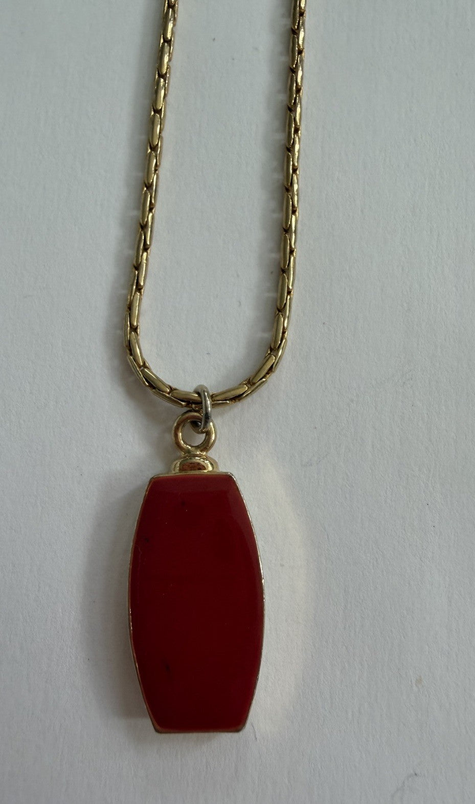 Liz Claiborne Red Pendant Necklace Gorgeous  Gold Tone Chain Signed  16inch VTG