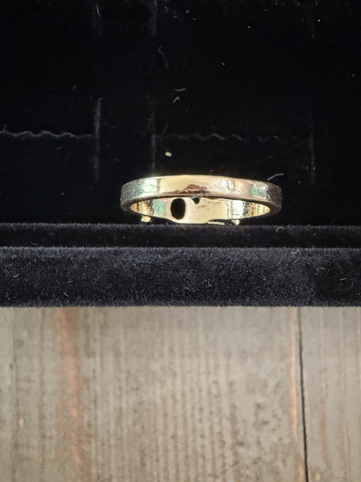 Gold Tone Metal Band Statement Ring LOVE Design Fashion Size 5.25 band style 