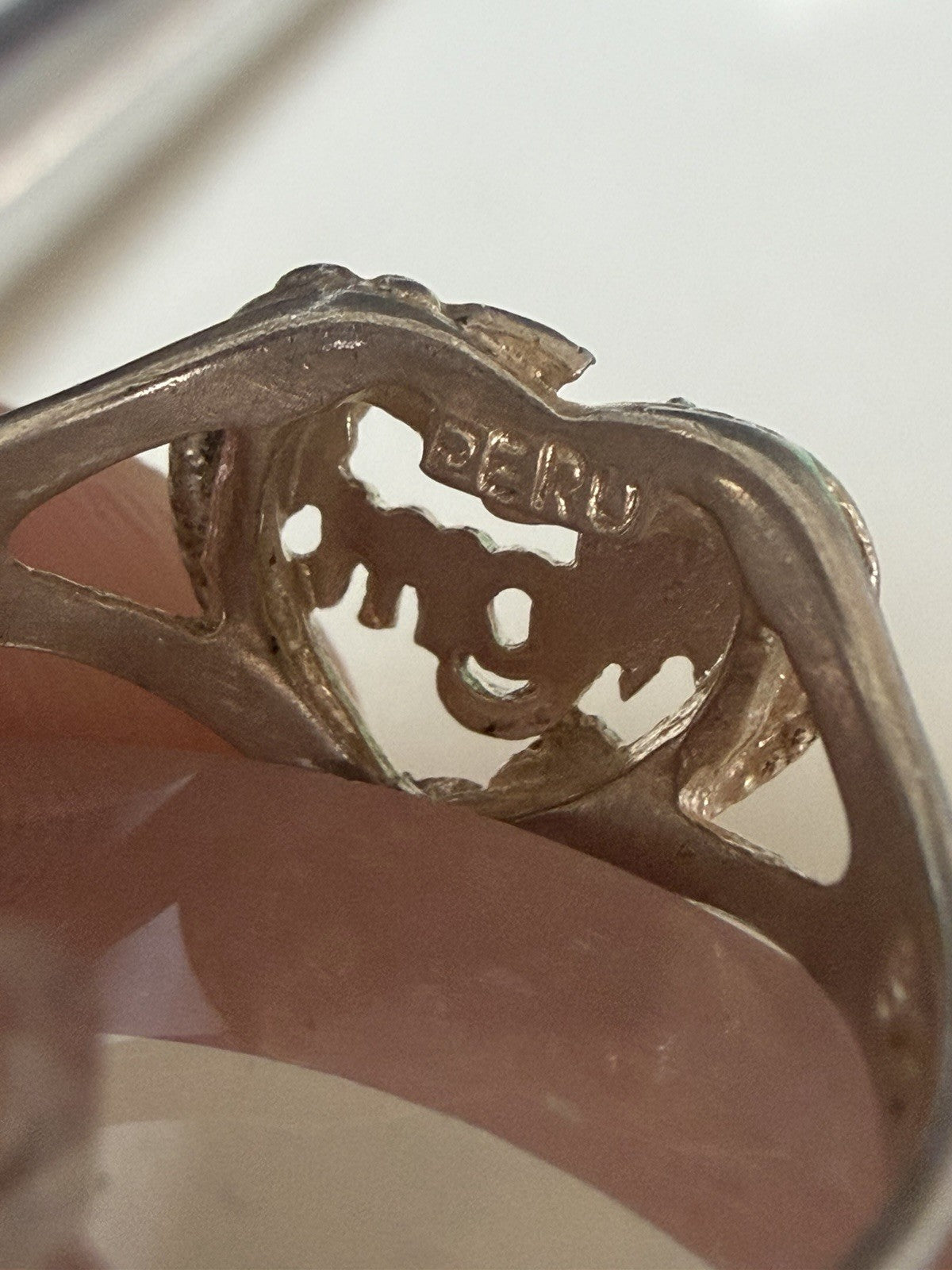 Peru 925 Sterling Silver Engraved “Mom” Heart Band Ring Signed Sz 7 