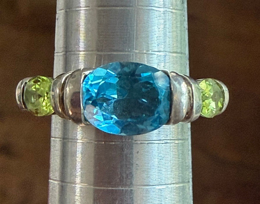BEAUTIFUL CNA STERLING SILVER OVAL CUT TOPAZ PERIDOT BAND RING SZ 6.75-7