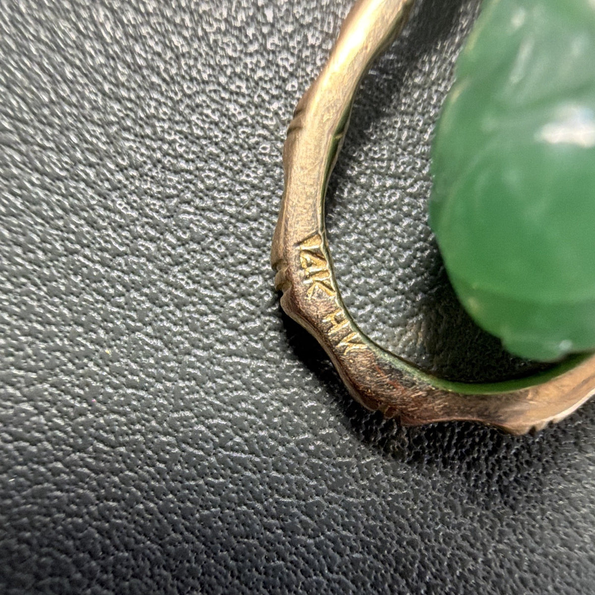 Vintage 14K Yellow Gold Carved Green Jade Teardrop Pendant with Diamond 5.6g