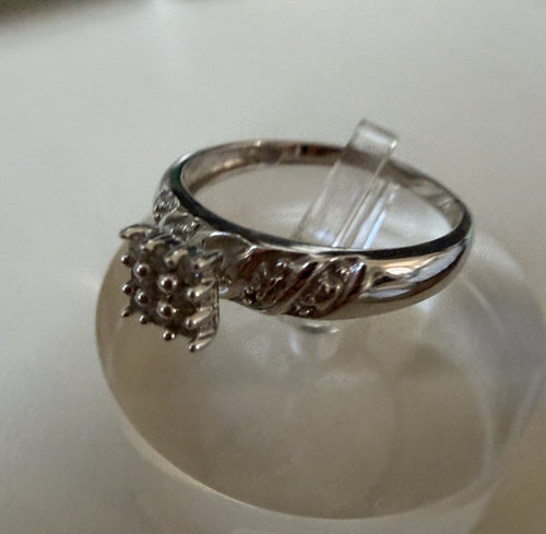 10K White Gold Natural Diamond Cluster Ring  Prong Set Sz 7
