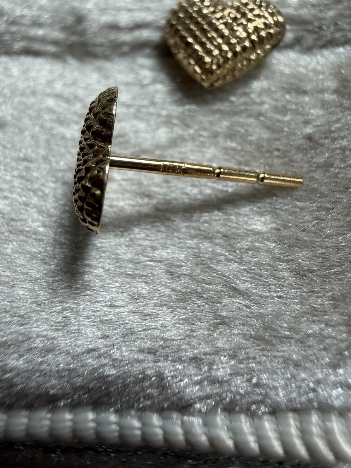 Vintage 14K Yellow Gold Diamond Cut Heart Stud Earrings 0.2g