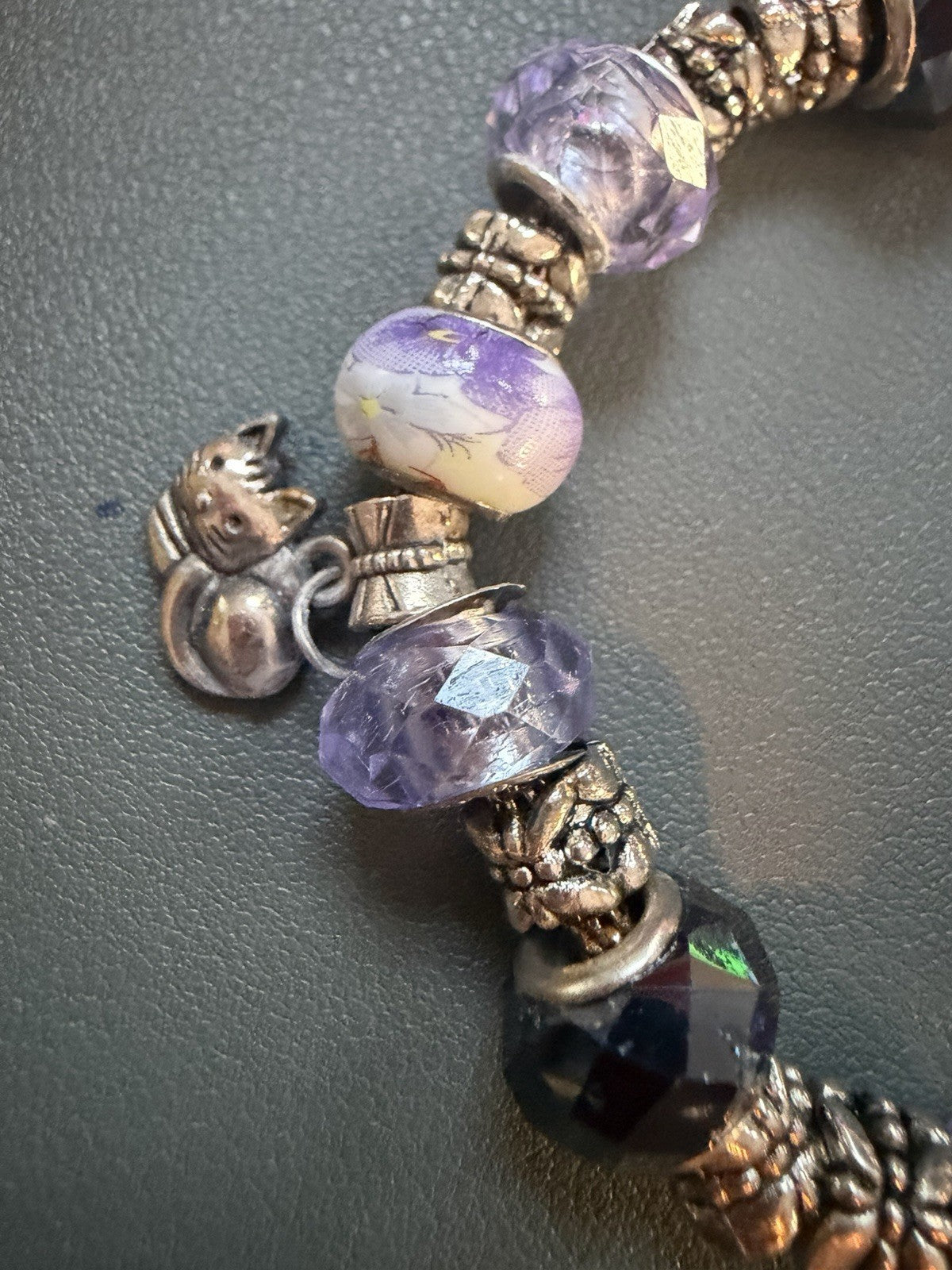 Beaded Charm cat, music, clover Bracelet Purple White Glass Beads Toggle Closure