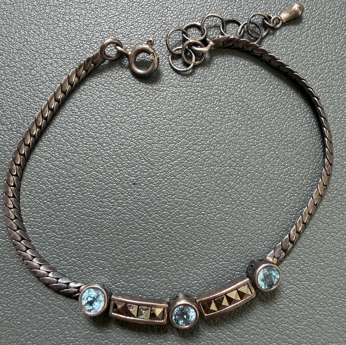 VINTAGE STUNNING STERLING SILVER FACETED BLUE TOPAZ BRACELET 7.5 Adjustable