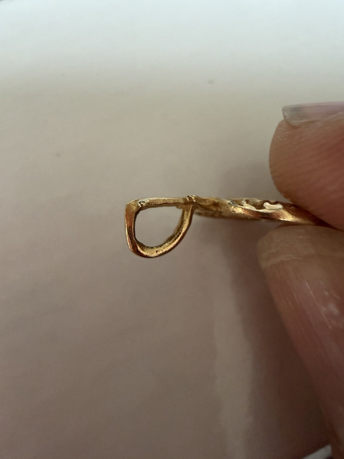 Vintage 14K Yellow Gold MOM Heart Filigree Pendant Charm 0.9g