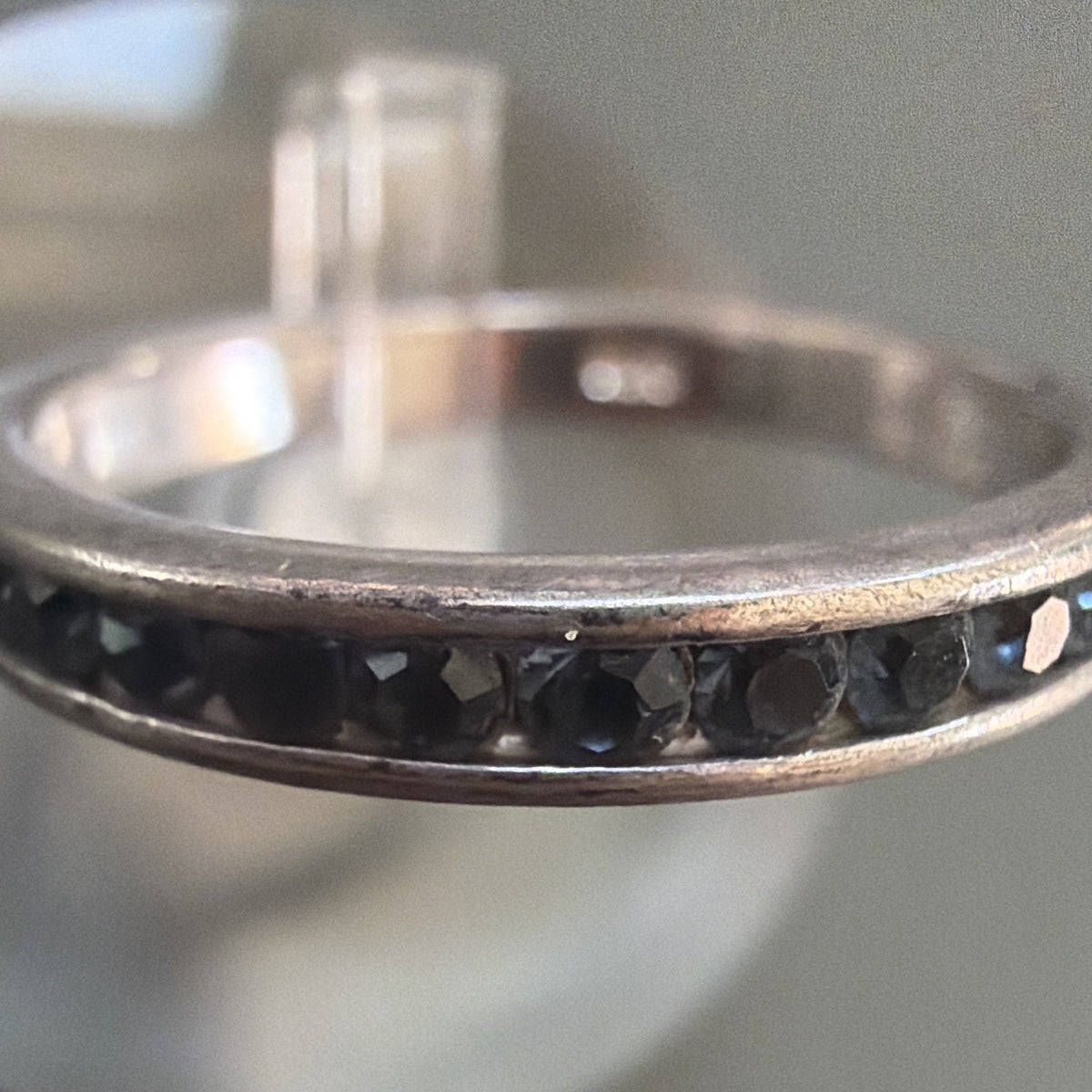 Signed 925 Sterling Silver Channel-Set dark blue Lab Sapphire stackable Ring Sz8