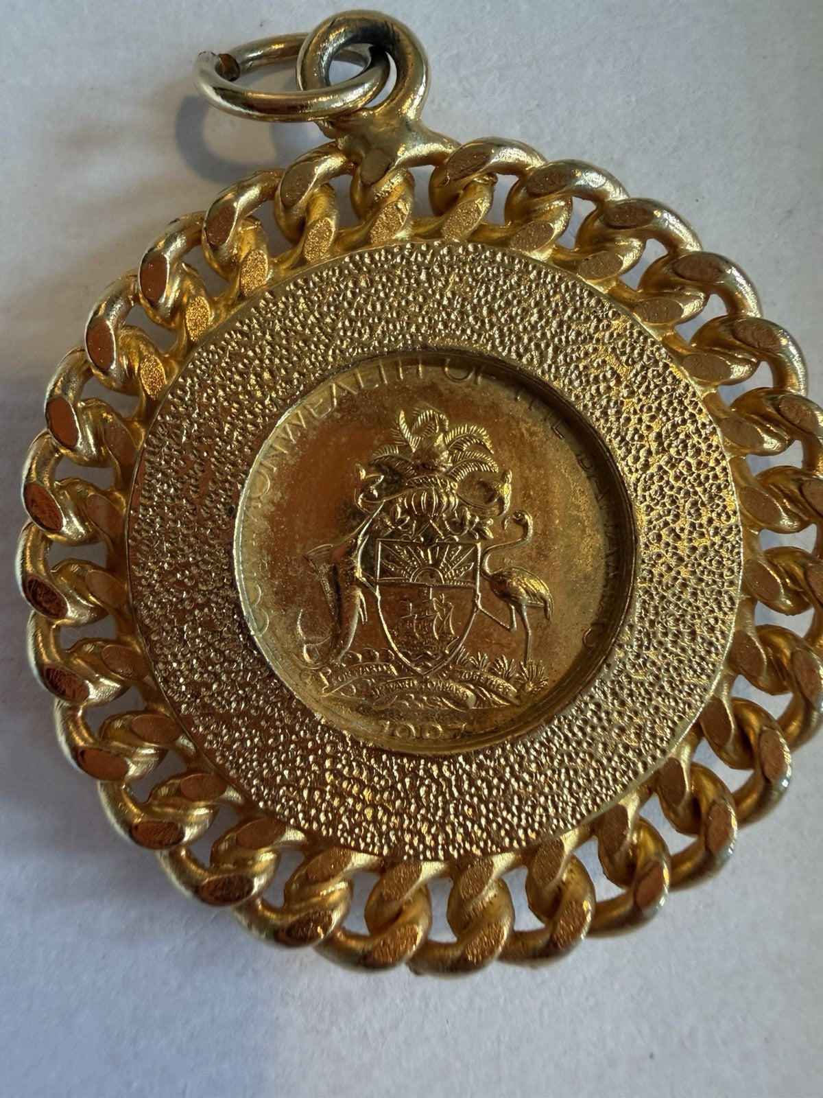 Coin Jewelry - Bahamas 10cent coin in gold toned bezel pendant - Rare Find