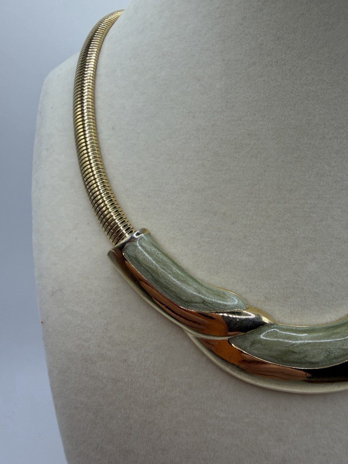 Green Gold Tone Omega Chain Necklace Enamel Swirl Regency Indie