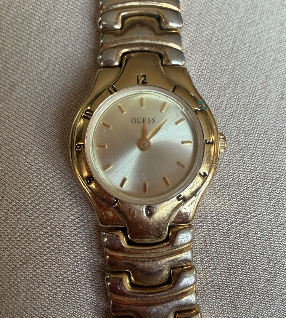 Vintage Classic Guess Gold-Tone Stainless Steel Bracelet Women’s Watch